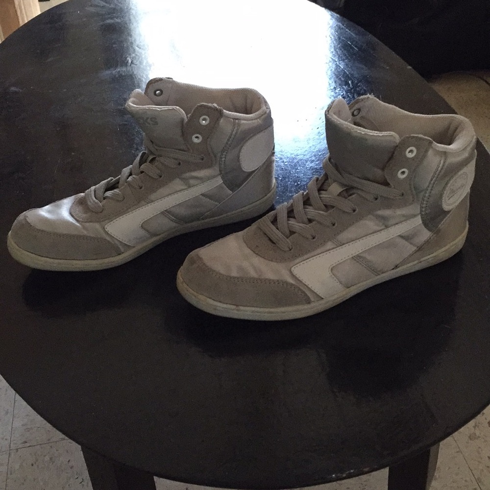 Sneakers - Picture 2 of 4